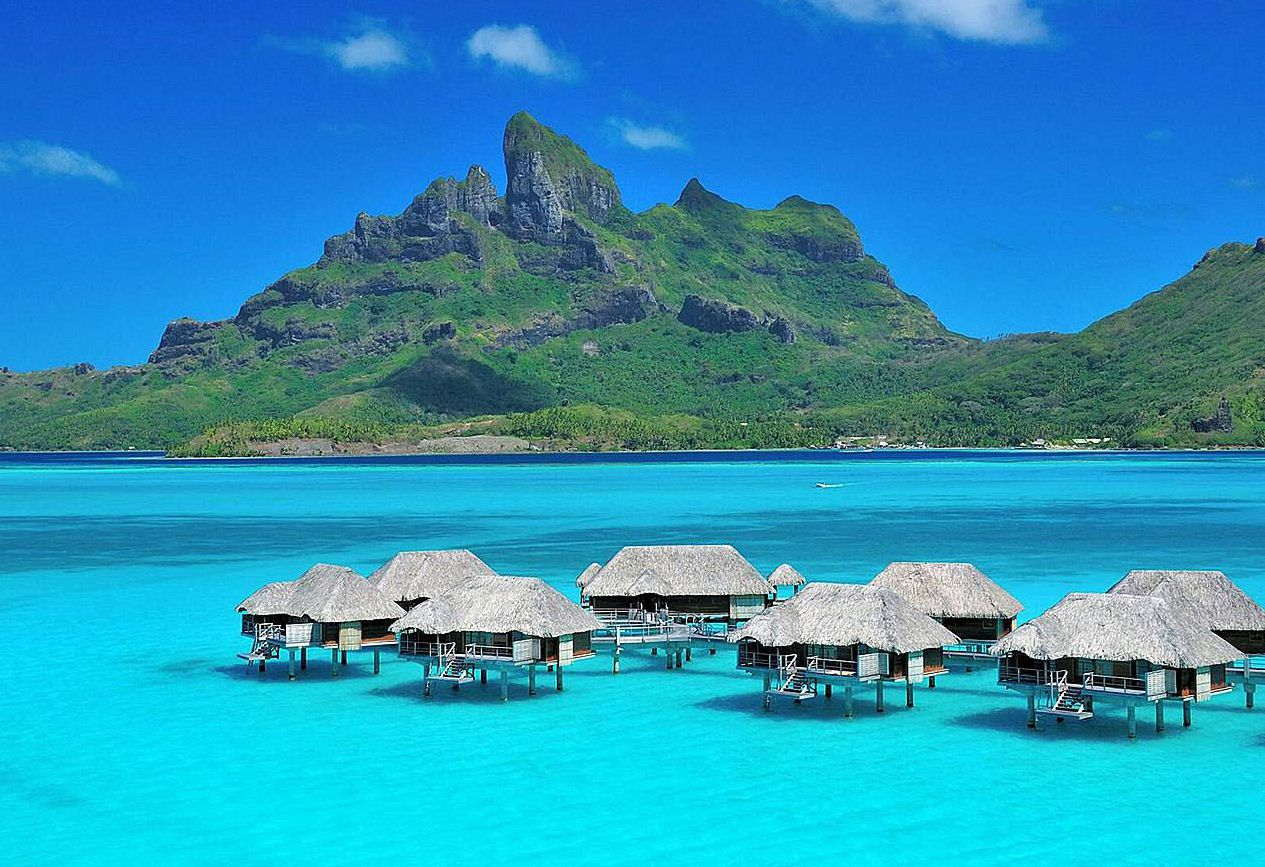 Tahiti-is-the-largest-island-in-the-Windward-group-of-French-Polynesia.jpg