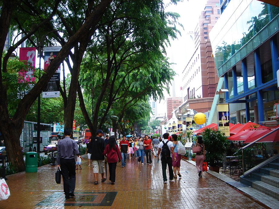 ard-Road-is-a-2.2-kilometre-long-boulevard-that-is-the-retail-and-entertainment-hub-of-Singapore.jpg