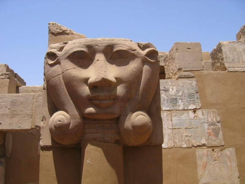 480363620_face%20of%20goddess%20hathor%20in%20dendara%20temple.jpg