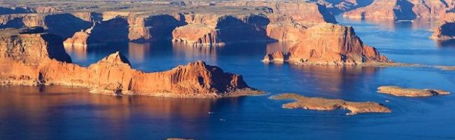 The-Glen-Canyon-National-Recreation-Area-is-a-stunning-area-of-blue-water-630x198.jpg