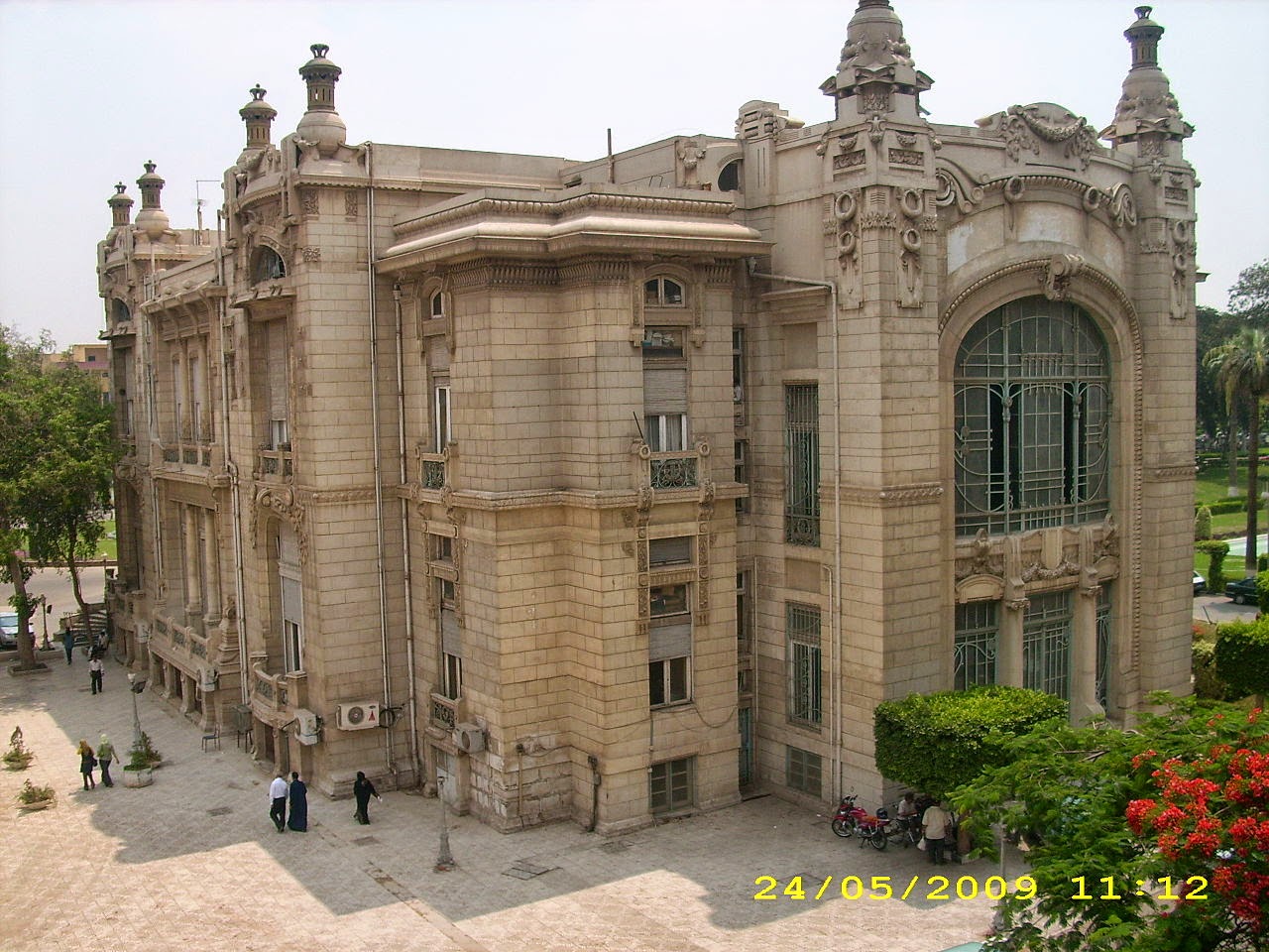 1280px-Ain_Shams_University-Zafarana_Palace2.jpg