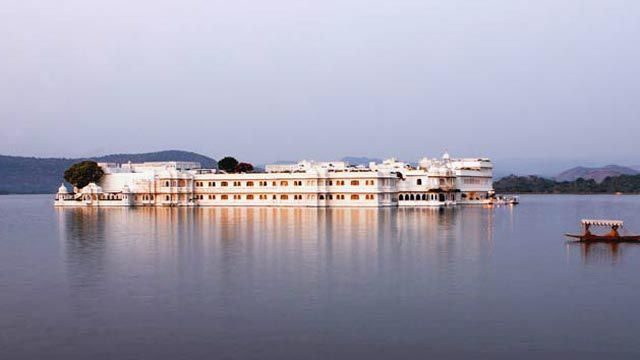 Lake-Palace-Udaipur.jpg