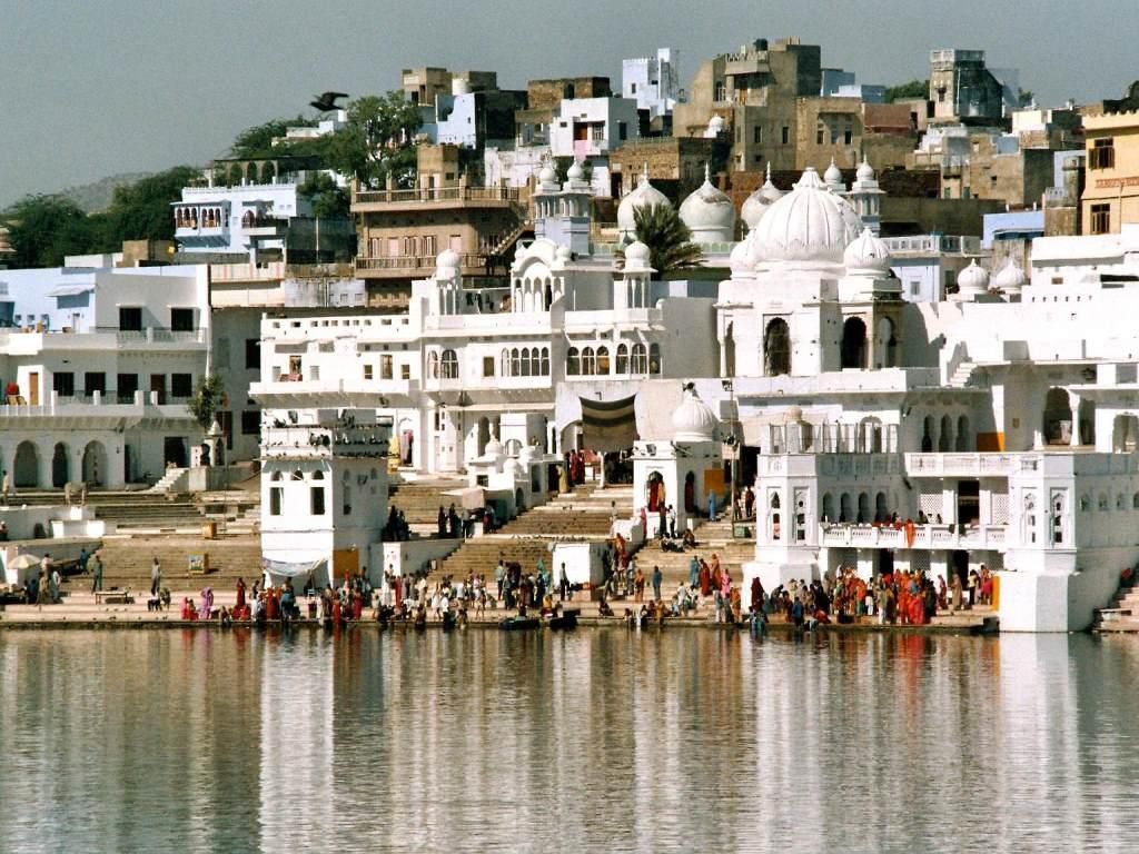 Rajasthan-is-famous-for-its-forts-intricately-carved-temples-and-decorated-havelis.jpg