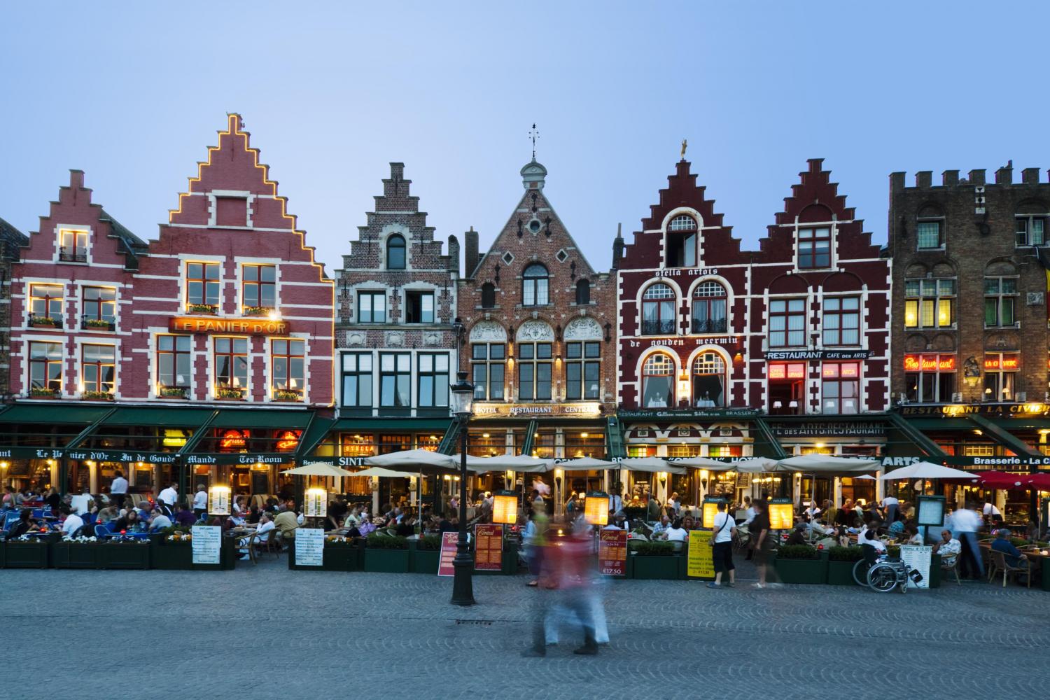 Bruges-Brugge-in-Dutch-is-a-heavyweight-sightseeing-destination.jpg