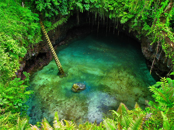 polu-Samoa-This-Island-has-many-waterfalls-coral-reefs-and-sea-caves-which-extremely-interesting.jpg