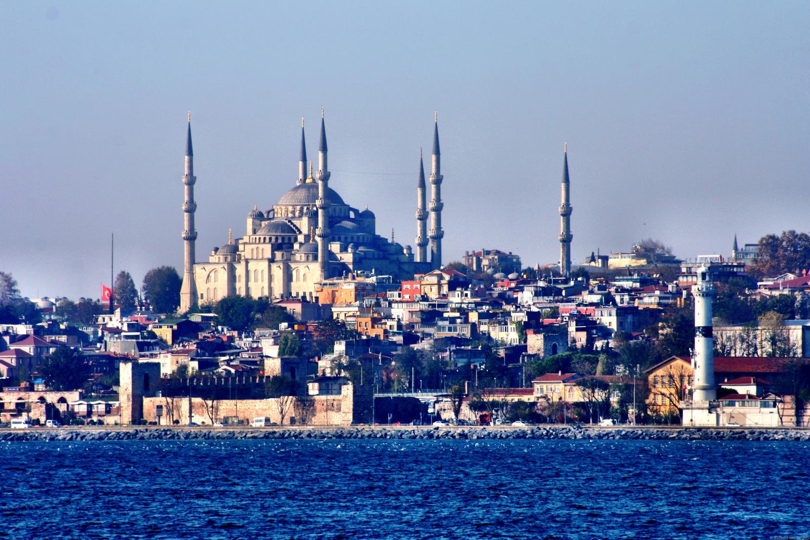 l-is-the-largest-city-in-Turkey-constituting-the-countrys-economic-cultural-and-historical-heart.jpg