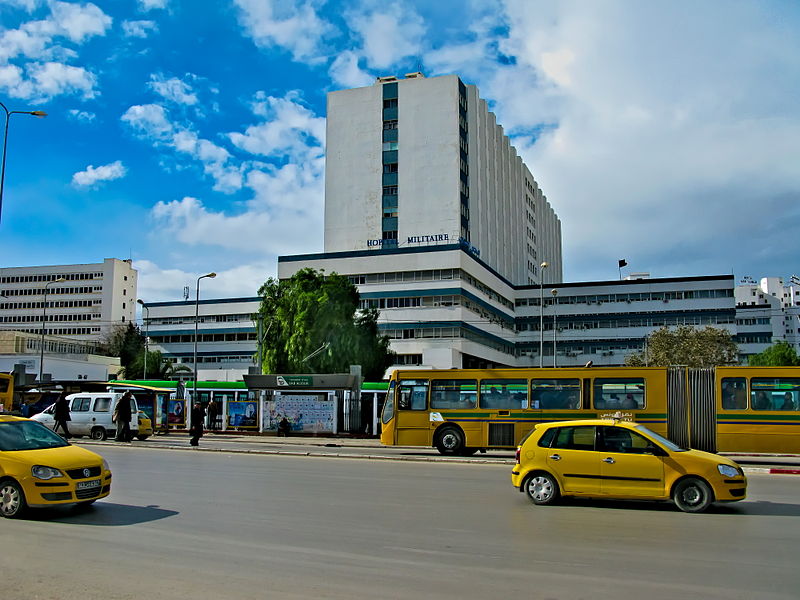 800px-H%C3%B4pital_militaire_de_Tunis.jpg