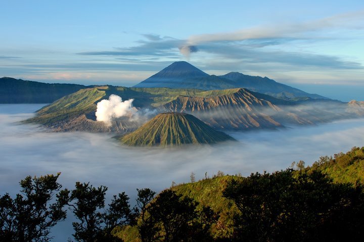 overlooking-of-Mount-Bromo-East-Java-Indonesia.jpg