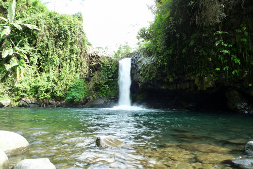 Photo-of-Waterfalls-in-Baturadden-Purwokerto-Java.jpg