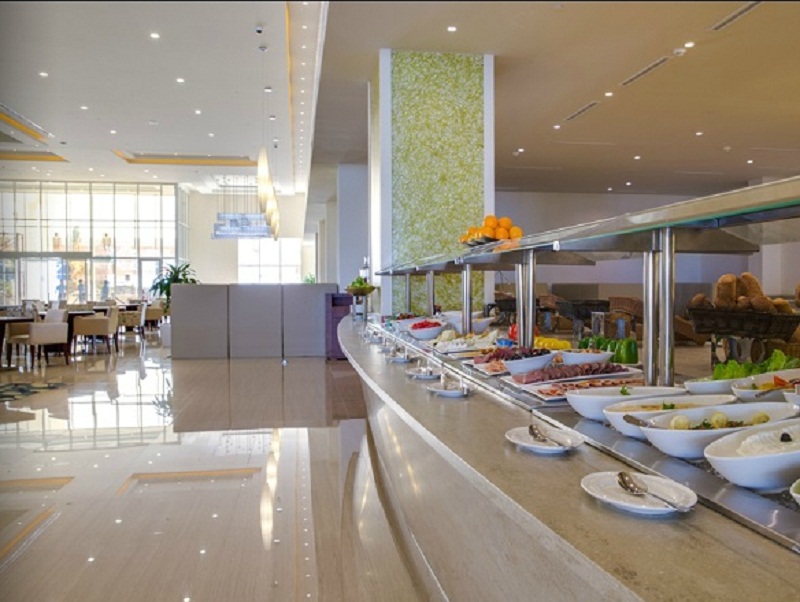 Radisson-Blu-Jizan-super-breakfast.jpg