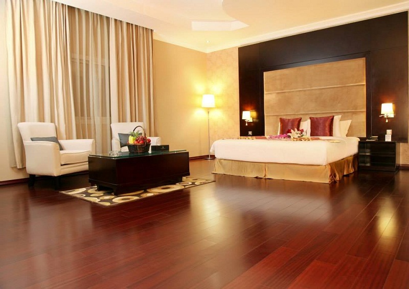 Holiday-Jazan-Executive-Suite.jpg