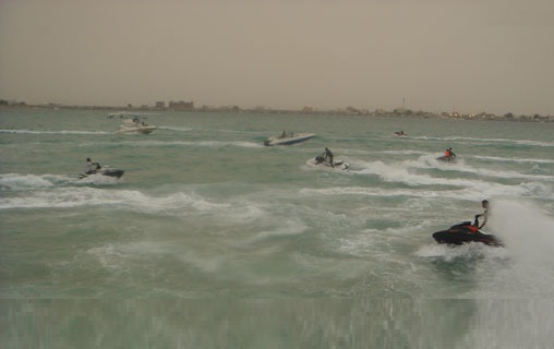 al-qamar-makarem-sea.jpg