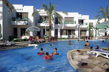 Diamond-Beach-Resort-pool.jpg