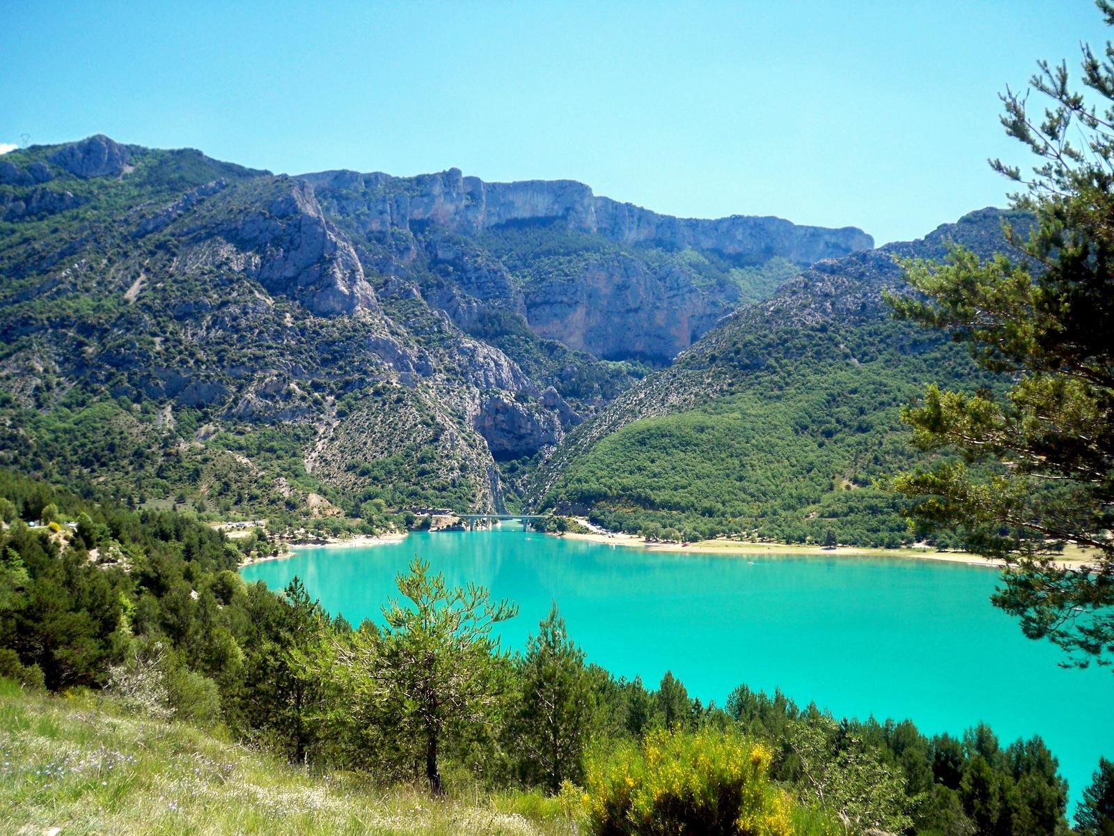 Gorges-du-Verdon-is-unique-in-Europe-and-is-one-of-the-greatest-tourist-attractions-in-Provence..jpg