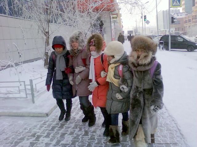 Happy-school-girls-in-Yakutsk-Yakutia-Siberia.jpg