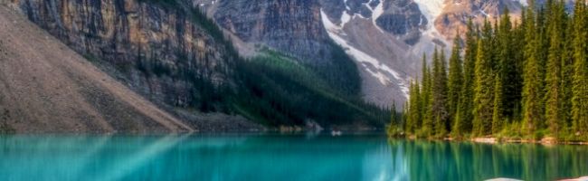 Moraine-Lake-is-only-half-the-size-of-its-nearby-neighbour-Lake-Louise-940x198.jpg