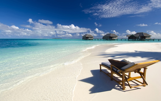 Beautiful-Honeymoon-places-maldives-beach.jpg