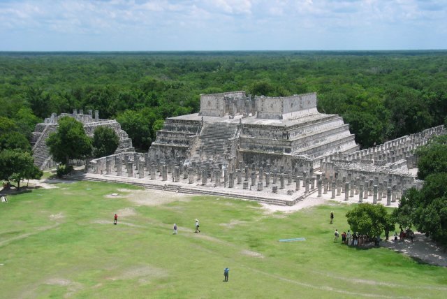 s-a-large-stepped-pyramid-that-was-named-after-the-surrounding-carved-columns-depicting-warriors.jpg