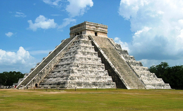 Located-in-the-center-of-an-open-court-stands-the-Temple-of-Kukulkan.jpg