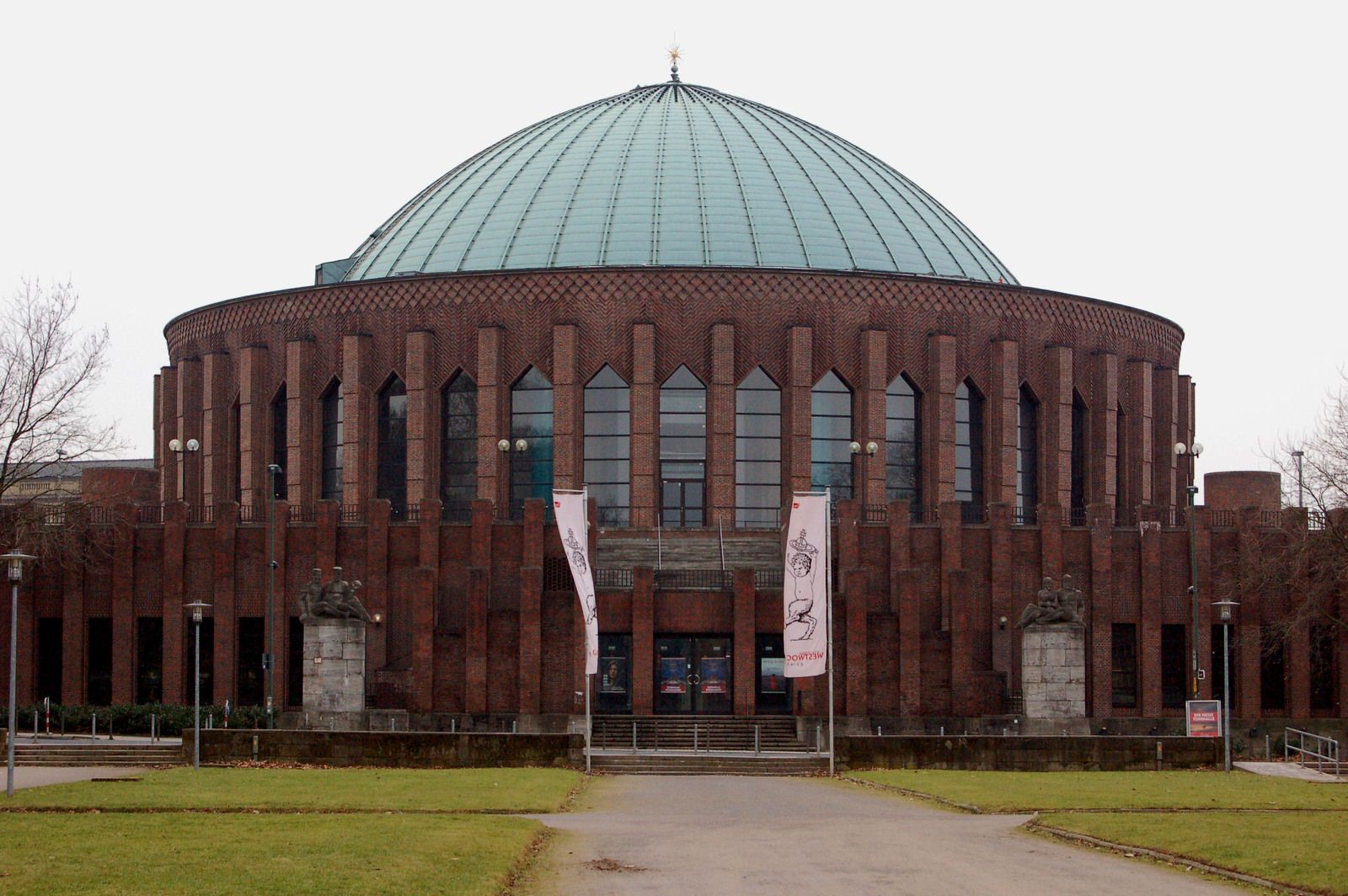 D%C3%BCsseldorf-Tonhalle-Germany.jpg