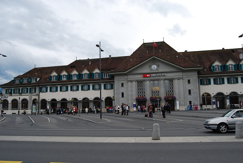 The-Entrance-of-Train-station-of-Thun-canton-of-Bern-Switzerland.jpg