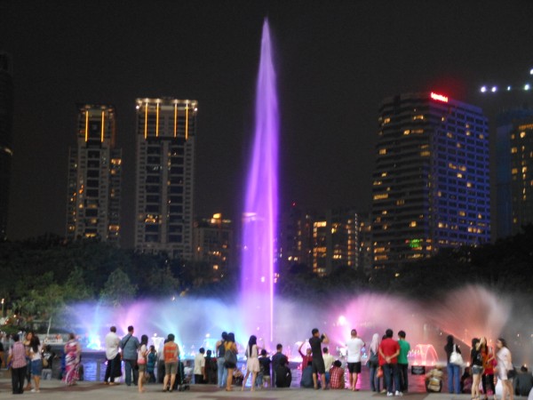 KLCC-park-is-huge-and-a-downright-lovely-way-to-spend-a-day.jpg