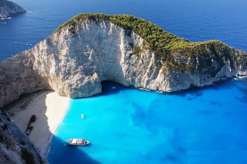 Navagio-Beach-Zakynthos.jpg