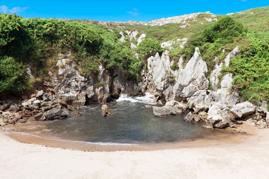 Gulpiyuri-Beach-Spain.jpg