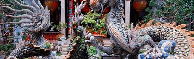 theDragon-fountain-at-the-back-of-the-Cantonese-Assembly-Hall-800x198.jpg