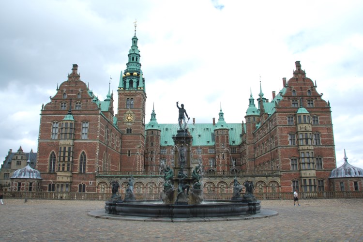 Frederiksborg-Palace.jpg