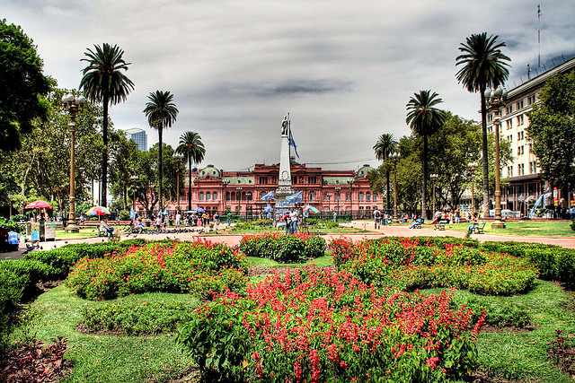 Plaza-de-Mayo.jpg