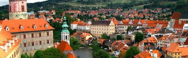 view-of-%C4%8Cesk%C3%BD-Krumlov-Czech-Republic-600x198.jpg