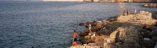 a-view-of-the-coast-while-walking-the-corniche-path-800x198.jpg