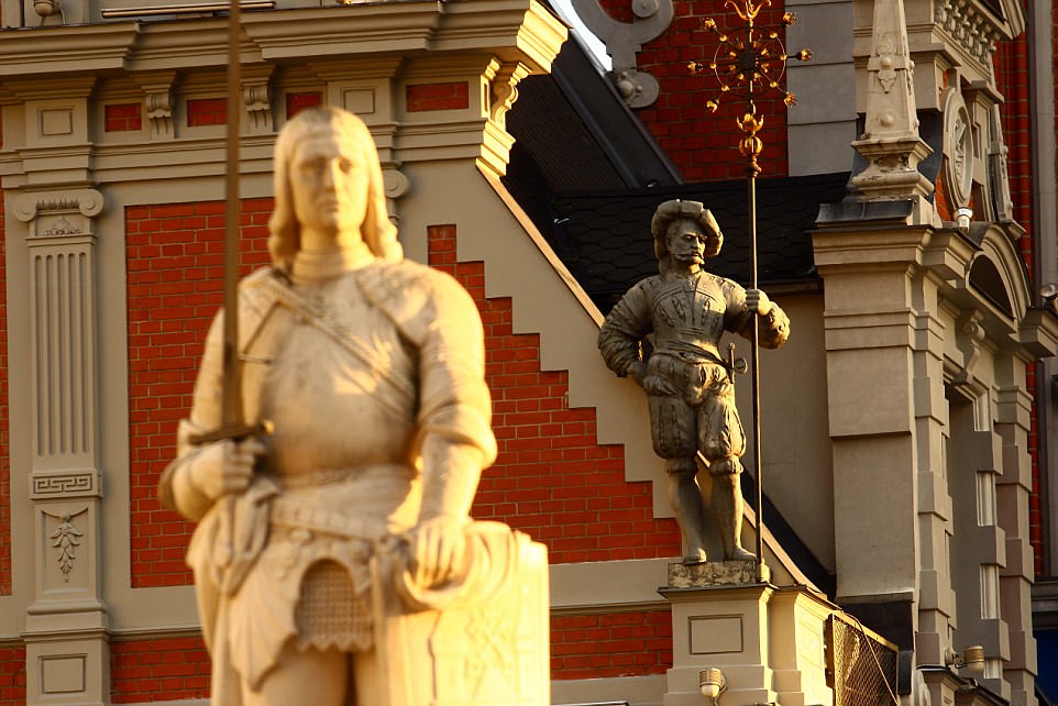 0578-5254031-Statuesque_Riga_s_Art_Nouveau_centre_has_won_UNESCO_World_Herita-a-63_1515599076293.jpg