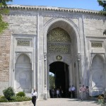 The-Imperial-Gate-at-the-Topkapi-Palace-in-Istanbul.-150x150.jpg