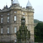 e-forecourt-is-a-19th-century-replica-of-the-16th-century-fountain-at-Linlithgow-Palace.-150x150.jpg