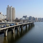 Looking-east-along-the-north-bank-of-the-Han-from-Seogang-Bridge-150x150.jpg