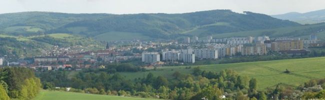 1280px-Panorama_bardejov_2008-940x198.jpg