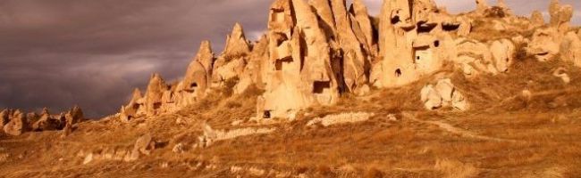 239290-fairy-chimneys-goreme-turkey-640x198.jpg