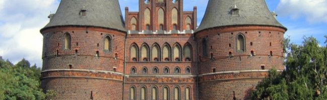 Holstentor04-940x198.jpg