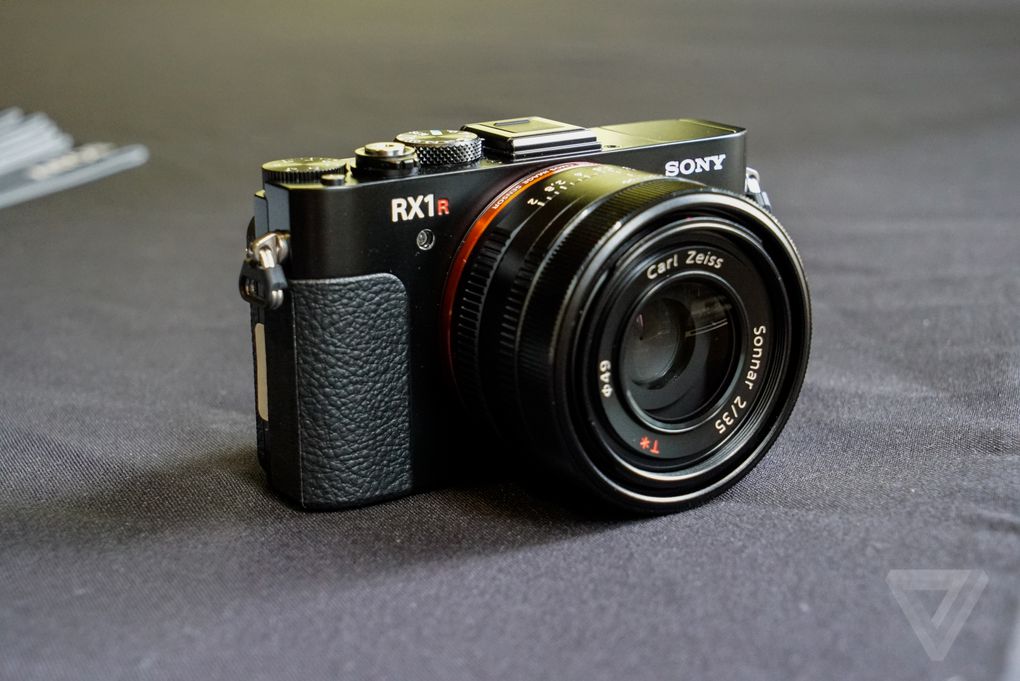 sony-rx1r-mark-ii-003.0.jpg