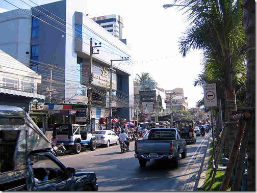 800px-Pattaya_Beach_Road_Thailand_thumb%5B1%5D.jpg