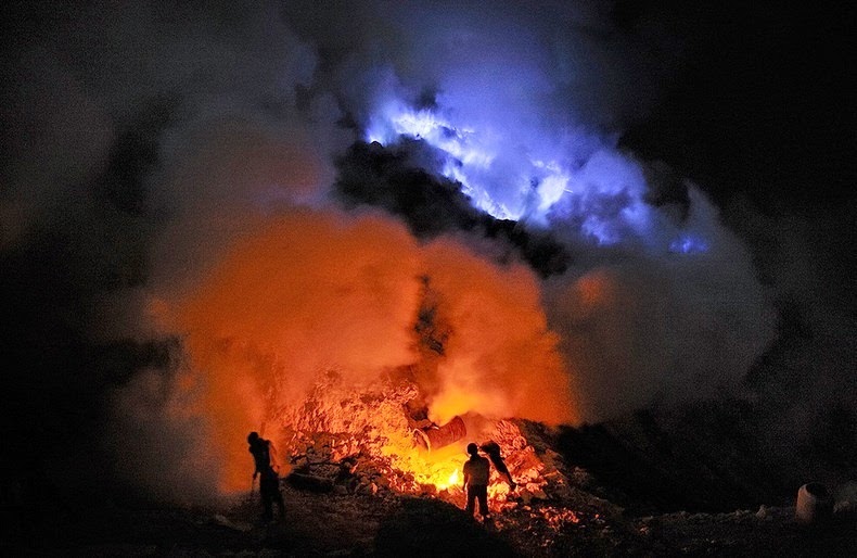 kawah-ijen-4%25255B5%25255D.jpg