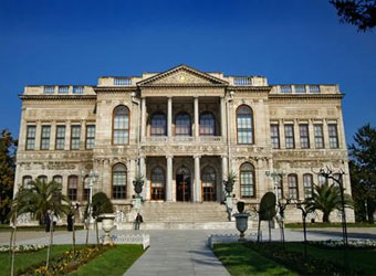 dolmabahce-palace-turkey.jpg