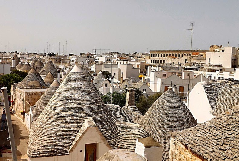 alberobello-trulli-1%25255B2%25255D.jpg