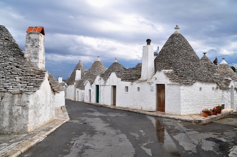 alberobello-trulli-2%25255B2%25255D.jpg