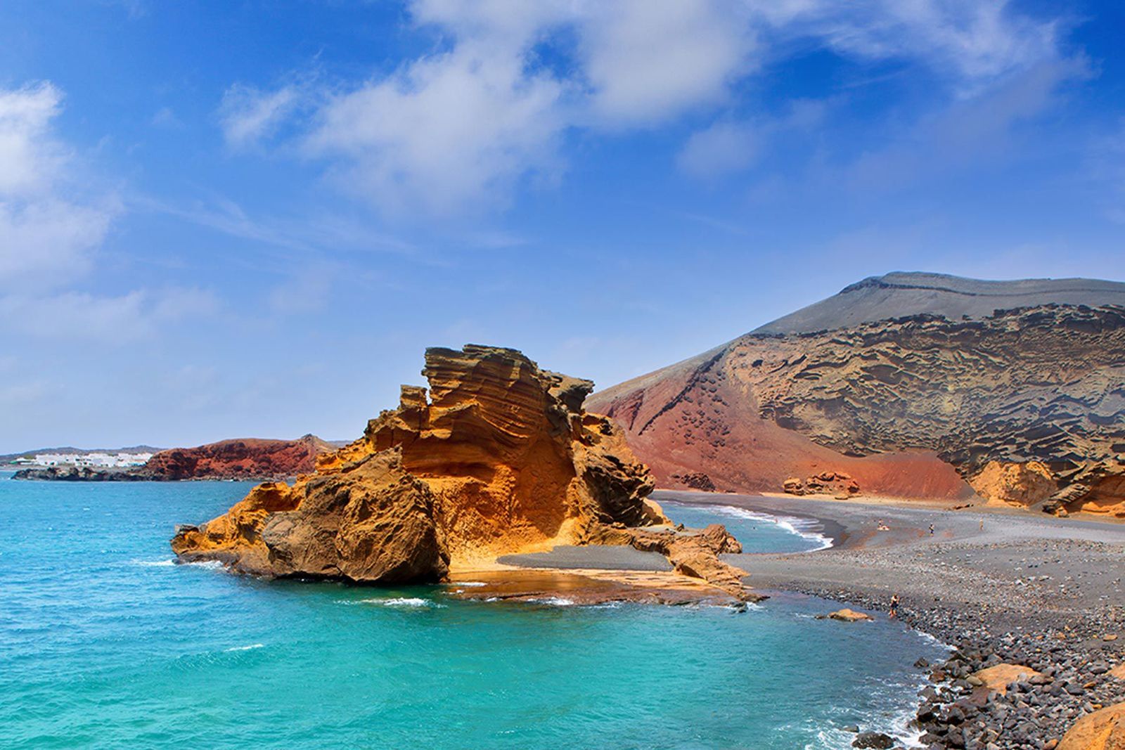 Tenerife-is-the-economic-capital-of-the-Canary-Islands.jpg