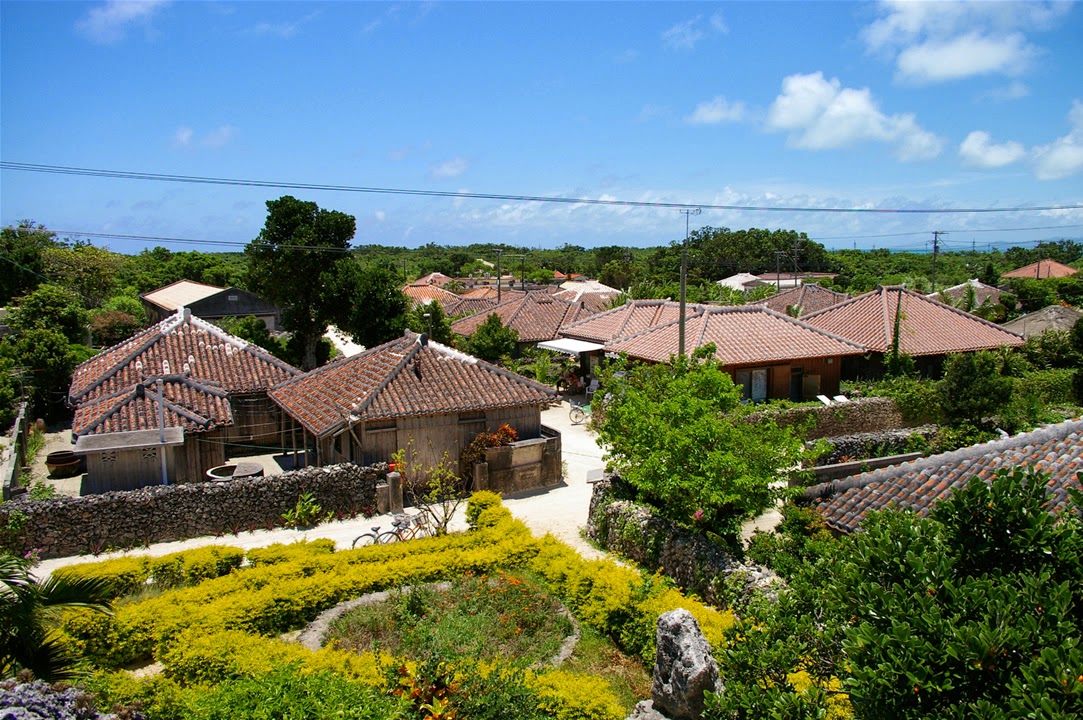 ge_in_Taketomi_Island_-_located_at_southwest_Japan.jpg