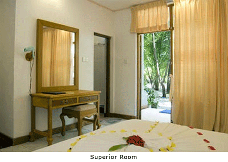eriyadu_island_resort_room_superiorroom.gif