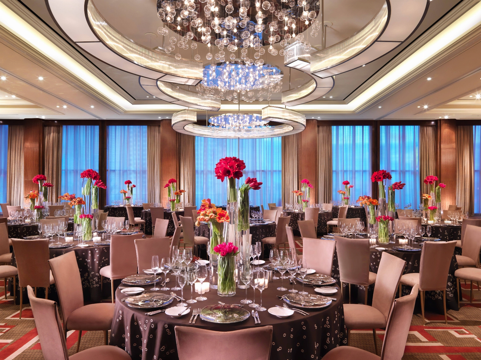 -room-ballroom-banquet-tables-1?$GalleryLandscape$.jpg